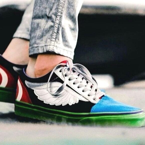 VANS x Marvel Vans Off The Wall Old Skool Shoes - Avengers Size 7 M /‎ 8.5 W